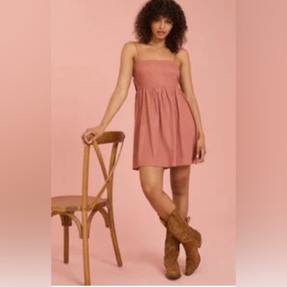 Sophia Bow Shimmer Dress, NEW WITH TAGS
VTDO4